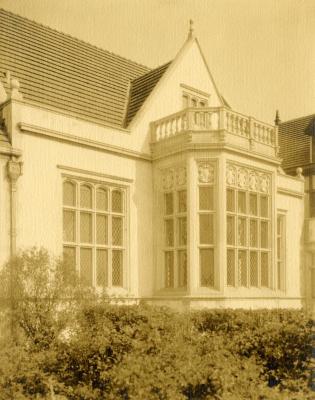 Morton Residence at Thornhill, exterior, library windows