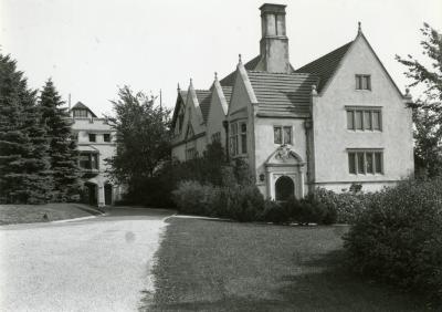 Morton Residence at Thornhill, exterior, side view