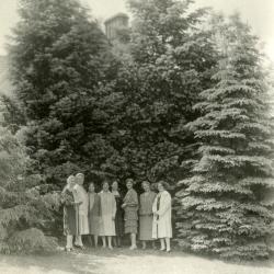 Mrs. Joy Morton and friends, on grounds east of Thornhill residence