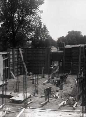 Construction for Cudahy and Rotunda addition to the Administration Building, men working