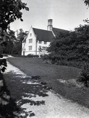 Morton Residence at Thornhill, library wing looking north from Joy Path