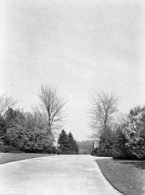 Arboretum east gate entrance 