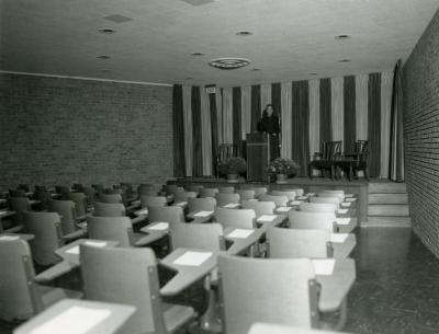 Cudahy Auditorium, Suzette Morton Davidson at podium