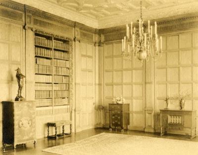 Morton Residence at Thornhill, library