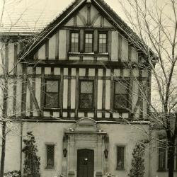 Morton Residence at Thornhill, main entrance in winter
