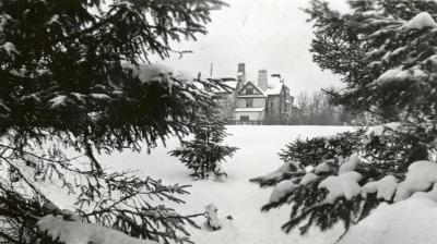 Morton Residence at Thornhill, snow-covered grounds in foreground
