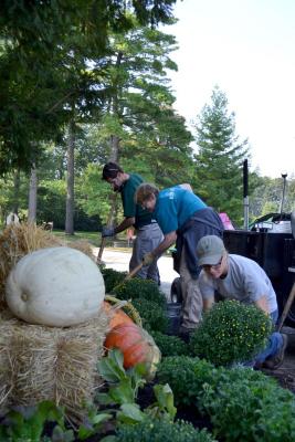 Grounds crew changing seasonal landscape displays at The Morton Arboretum