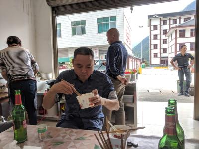 Da-qui Zhang eating lunch in Western Hubei